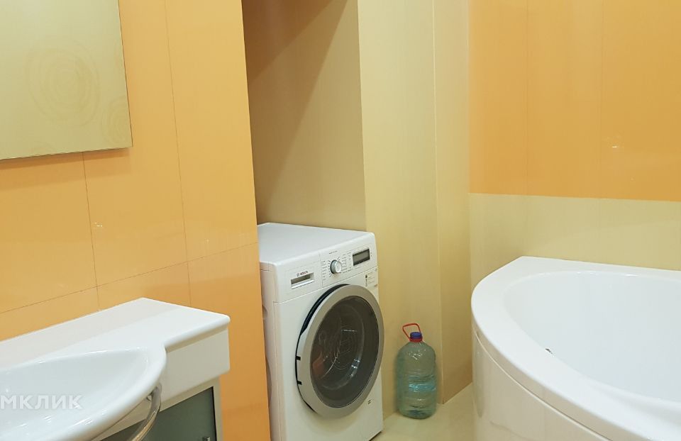 Продаётся 3-комнатная квартира, 135 м²
