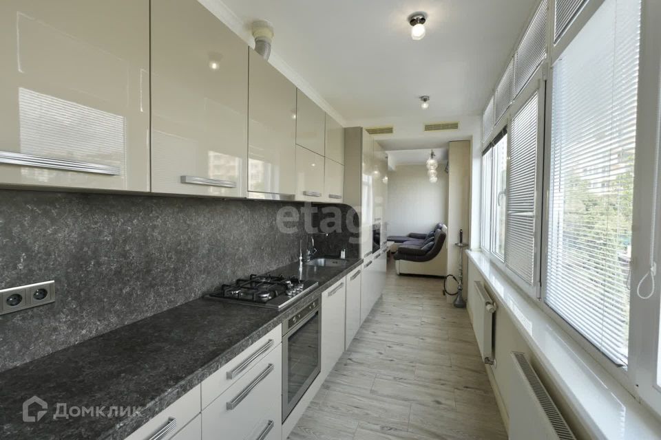 Продаётся 3-комнатная квартира, 82 м²