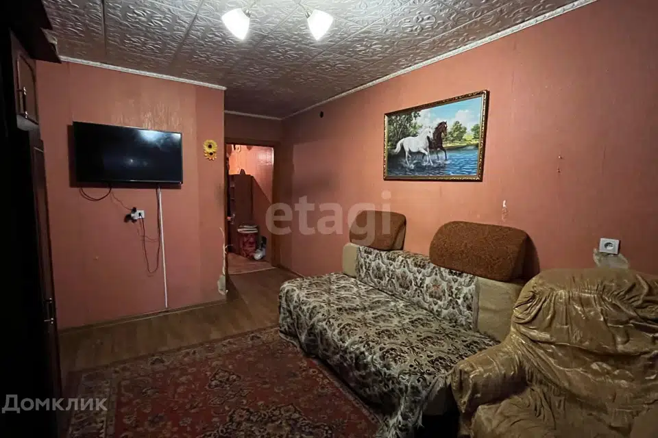 Продаётся 3-комнатная квартира, 49.9 м²