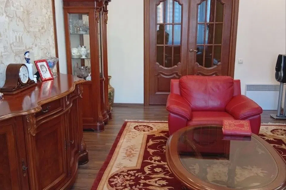 Продаётся 3-комнатная квартира, 107 м²