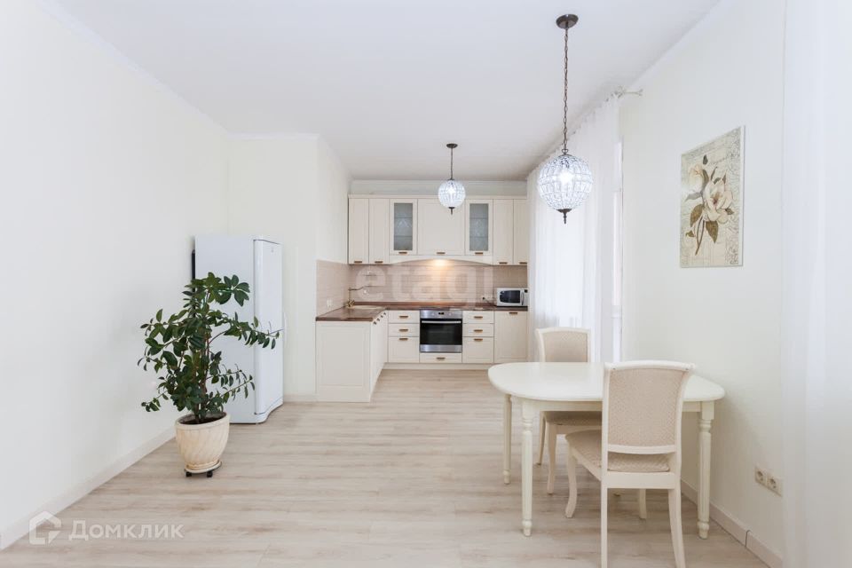 Продаётся 2-комнатная квартира, 68.4 м²