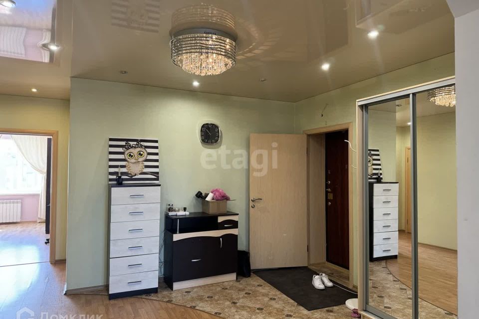 Продаётся 3-комнатная квартира, 110.7 м²