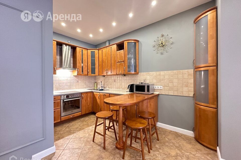 Сдаётся 2-комнатная квартира, 88 м²
