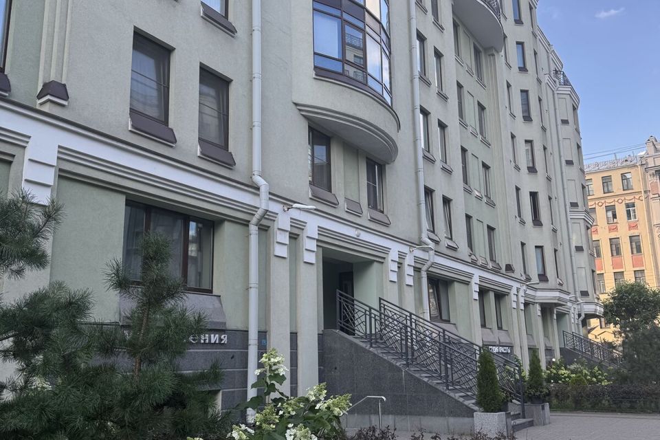 Продаётся 3-комнатная квартира, 148.3 м²