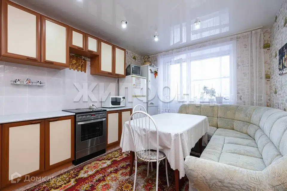 Продаётся 2-комнатная квартира, 111.3 м²