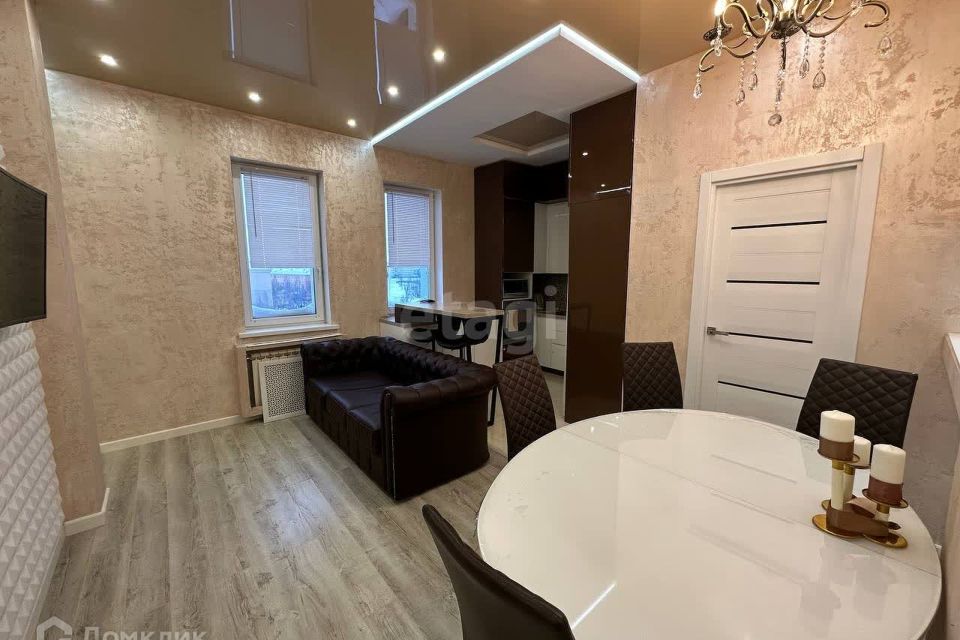 Продаётся 2-комнатная квартира, 79.2 м²