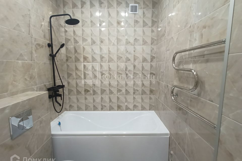 Продаётся 1-комнатная квартира, 42 м²