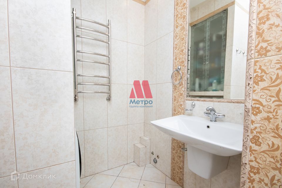 Продаётся 4-комнатная квартира, 104.9 м²