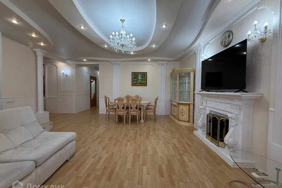 Сдаётся 2-комнатная квартира, 90 м²