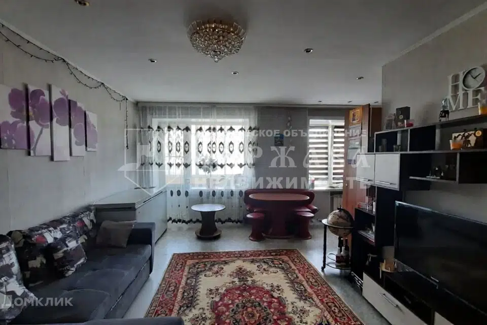Продаётся 3-комнатная квартира, 57.4 м²