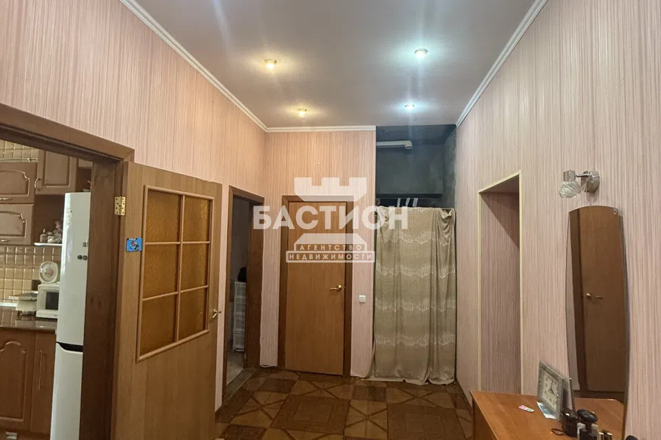 Продаётся 2-этажный дом, 400 м²