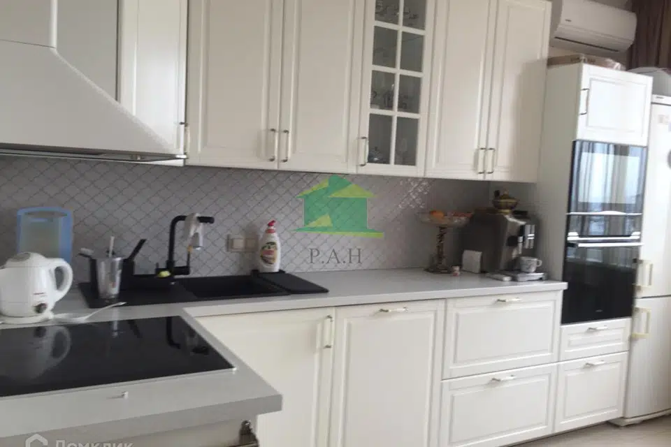 Продаётся 3-комнатная квартира, 76 м²