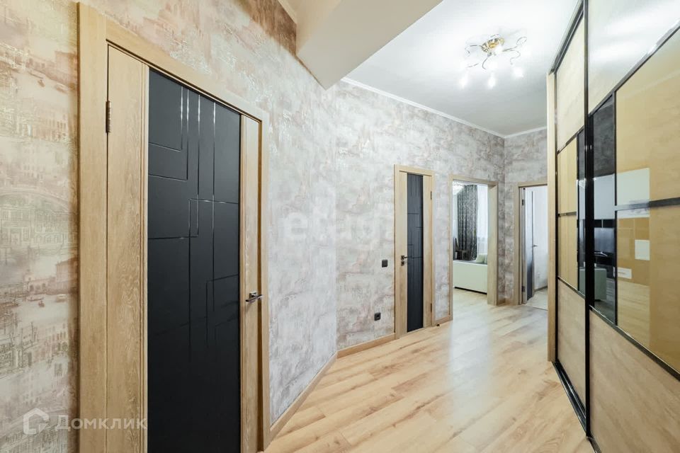 Сдаётся 2-комнатная квартира, 82 м²