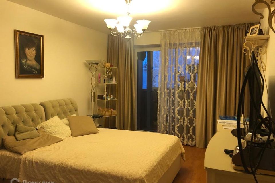 Продаётся 1-комнатная квартира, 56 м²