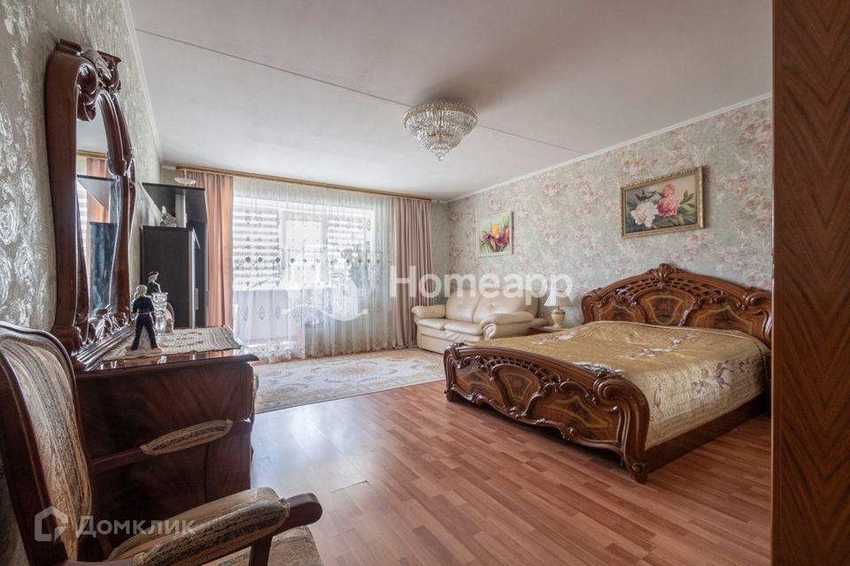 Продаётся 4-комнатная квартира, 127.6 м²