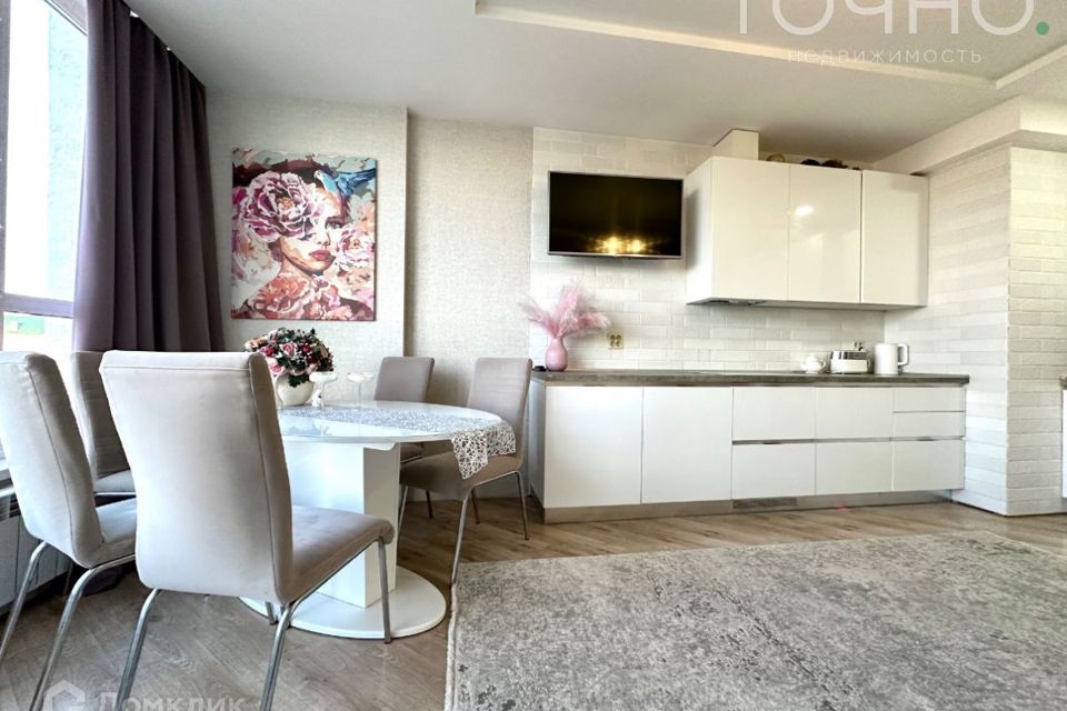 Продаётся 4-комнатная квартира, 118.3 м²
