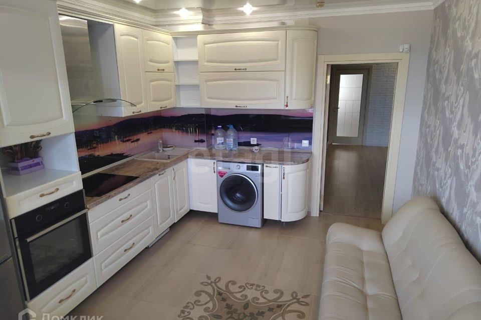 Сдаётся 2-комнатная квартира, 77 м²