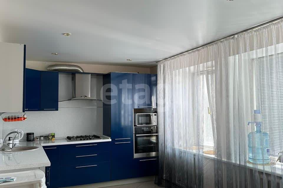 Продаётся 3-комнатная квартира, 106.1 м²