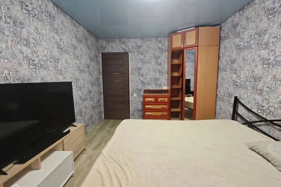 Продаётся 3-комнатная квартира, 56.8 м²