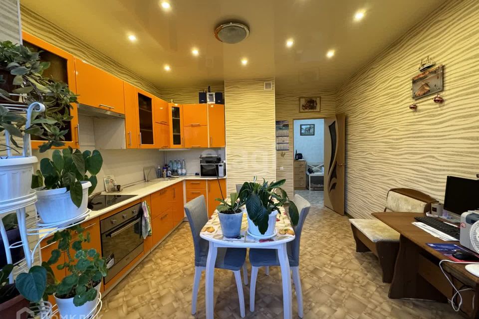 Продаётся 2-комнатная квартира, 60.8 м²