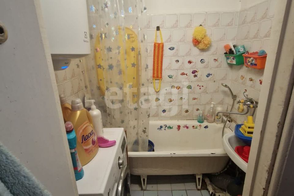 Продаётся 3-комнатная квартира, 56.9 м²