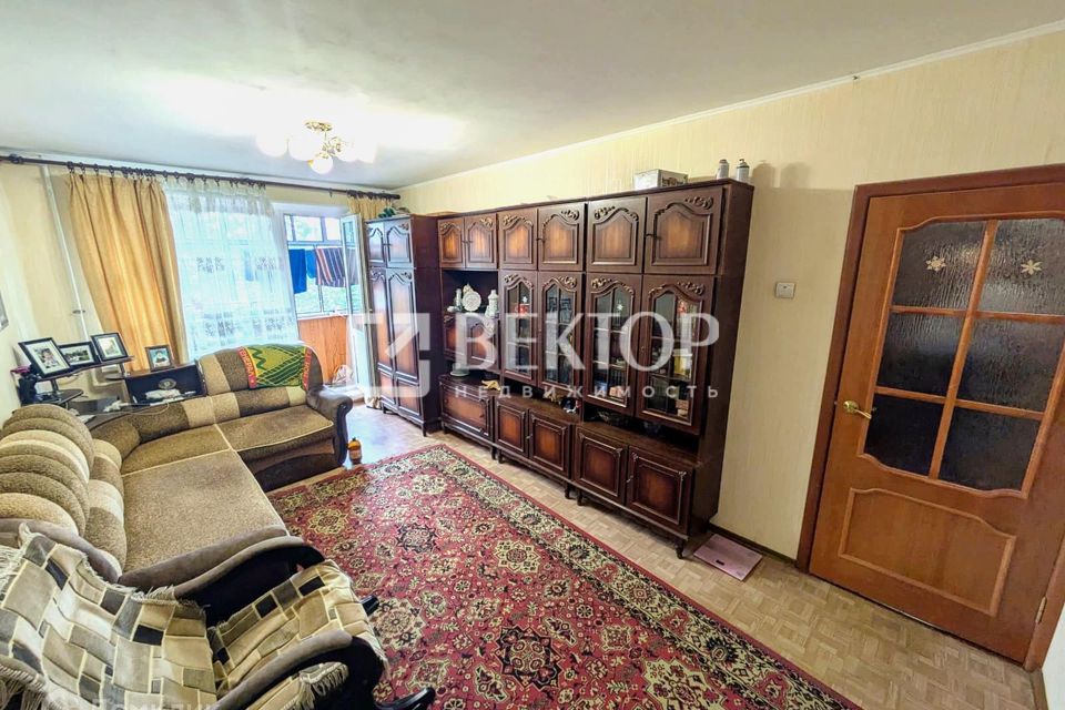 Продаётся 4-комнатная квартира, 83 м²
