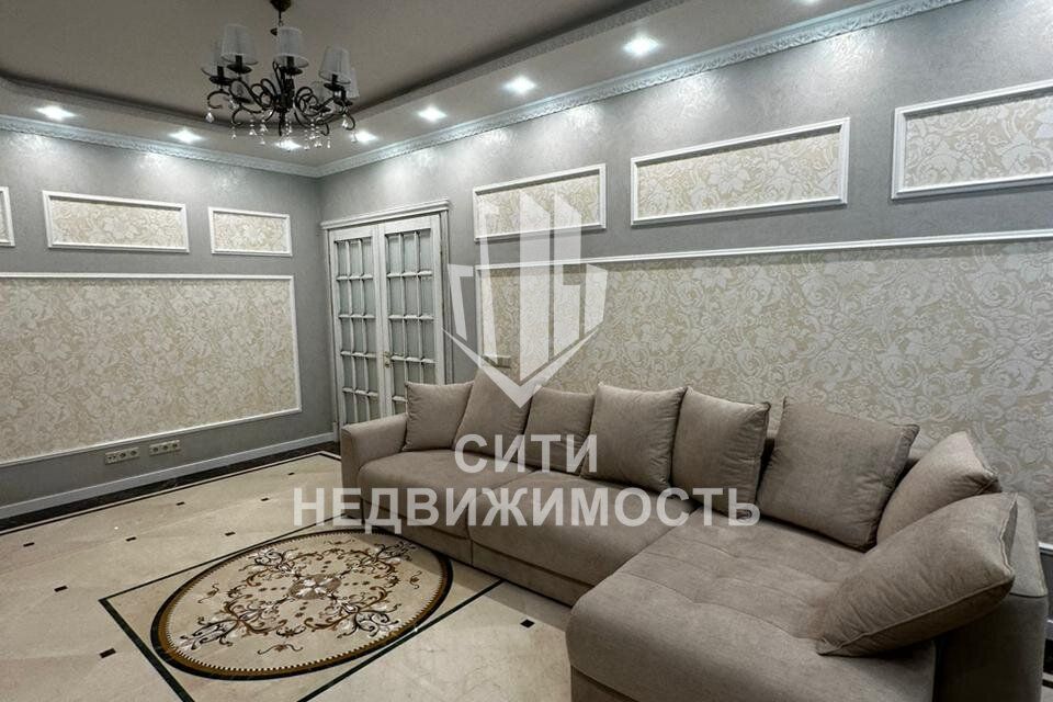 Сдаётся 4-комнатная квартира, 130 м²