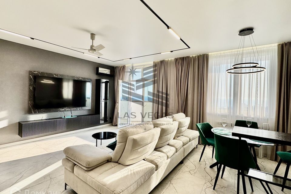 Сдаётся 2-комнатная квартира, 66.6 м²
