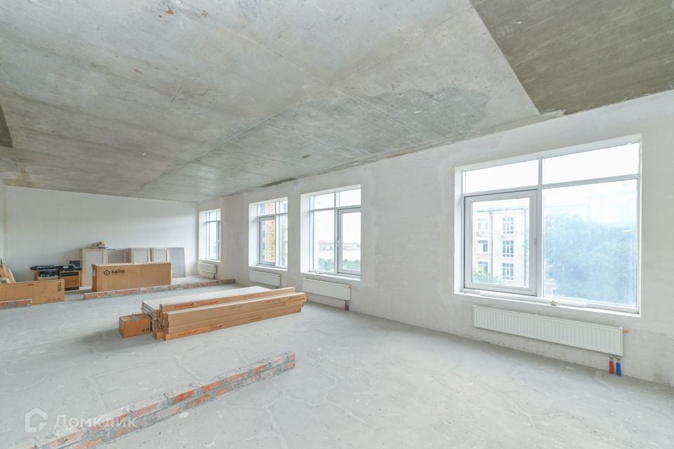 Продаётся 4-комнатная квартира, 148 м²