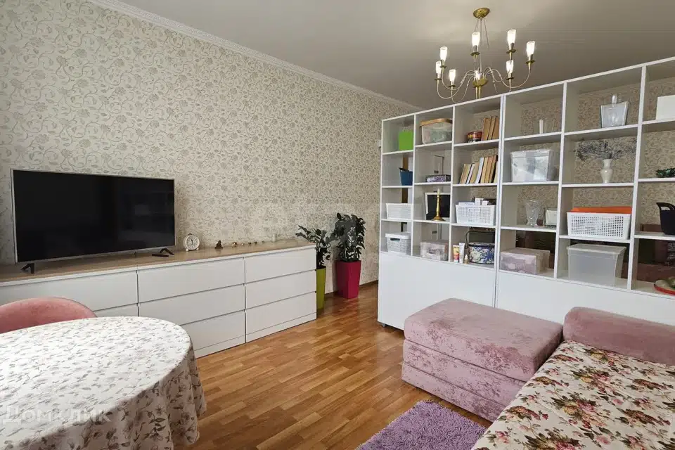 Продаётся 1-комнатная квартира, 56.7 м²