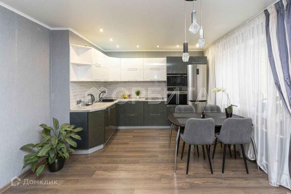 Продаётся 2-комнатная квартира, 91.6 м²