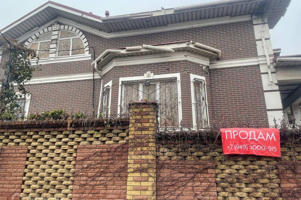 Продаётся 3-этажный дом, 530 м²