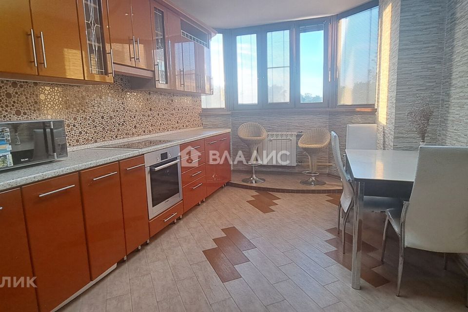 Продаётся 2-комнатная квартира, 63.7 м²