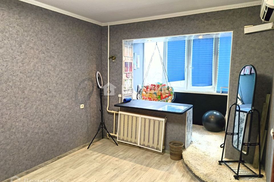 Продаётся 3-комнатная квартира, 56.4 м²
