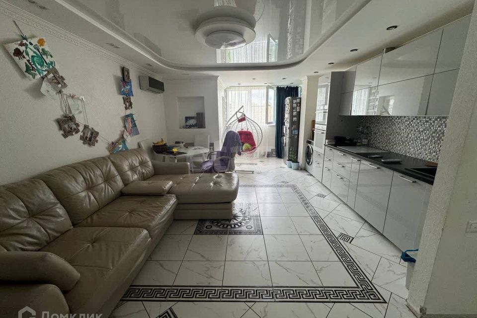 Продаётся 3-комнатная квартира, 74.3 м²