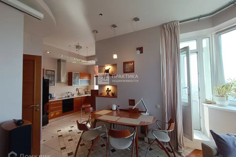 Продаётся 4-комнатная квартира, 116.4 м²