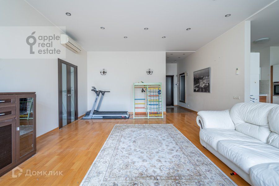 Продаётся 4-комнатная квартира, 162 м²