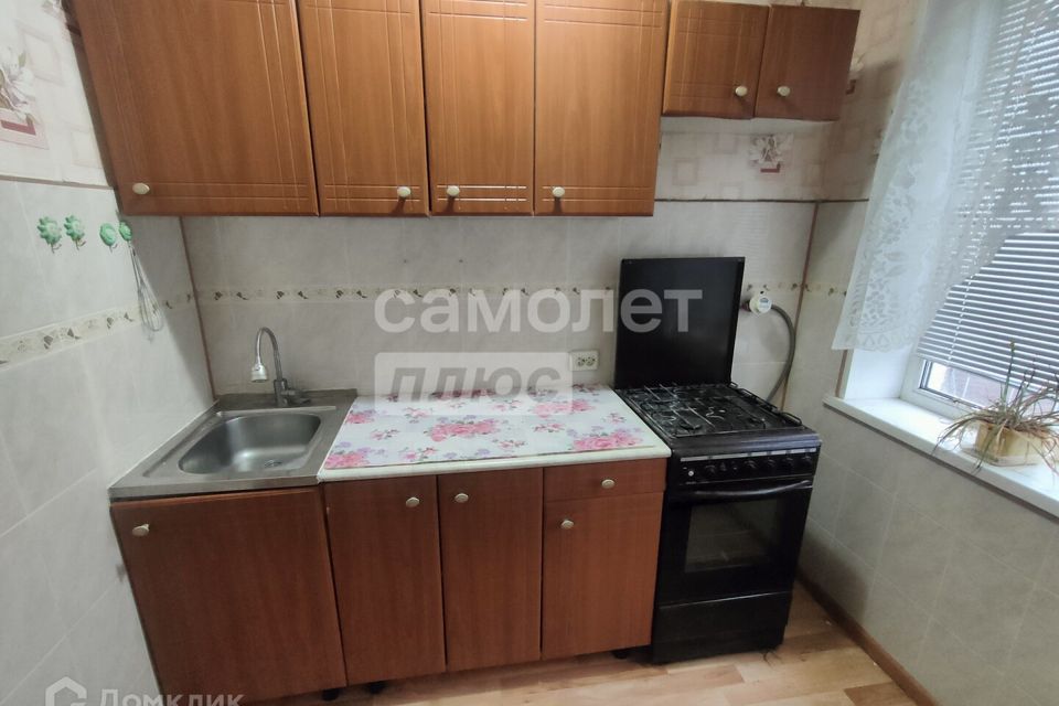 Продаётся 4-комнатная квартира, 61.3 м²