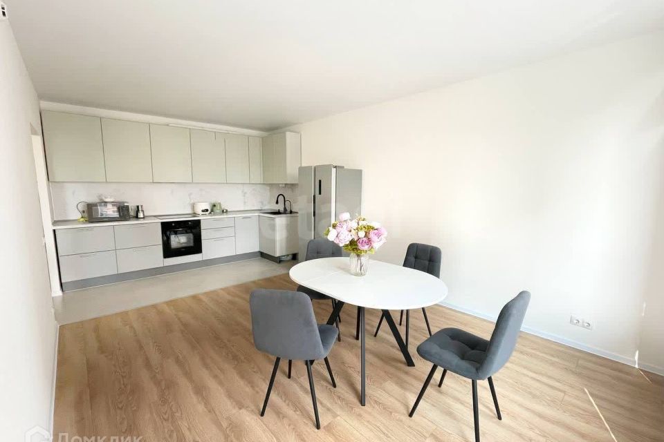 Продаётся 2-комнатная квартира, 71.7 м²
