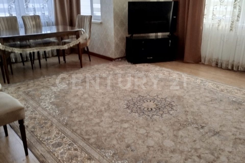 Сдаётся 2-комнатная квартира, 85 м²