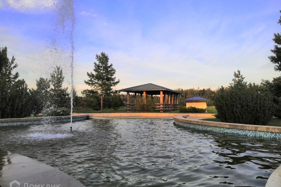 Продаётся 3-комнатная квартира, 181.5 м²