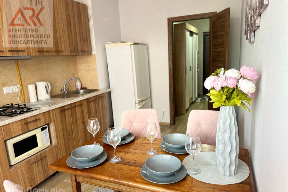 Продаётся 1-комнатная квартира, 42.2 м²