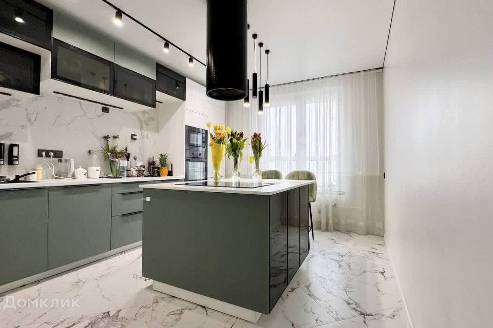 Продаётся 4-комнатная квартира, 108.2 м²