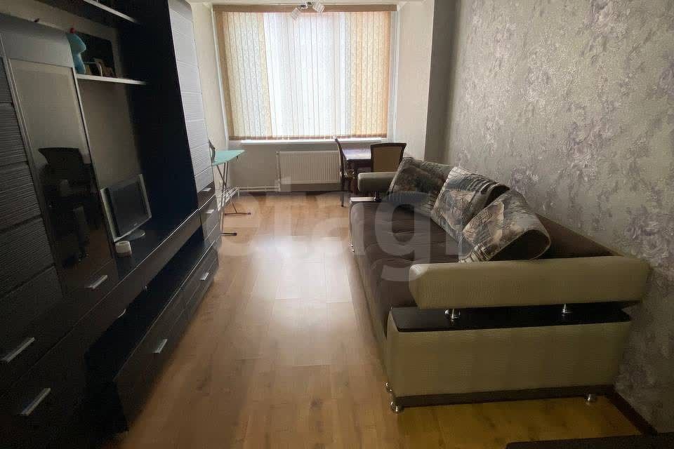 Продаётся 1-комнатная квартира, 35.6 м²