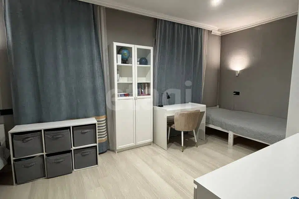 Продаётся 4-комнатная квартира, 87.7 м²