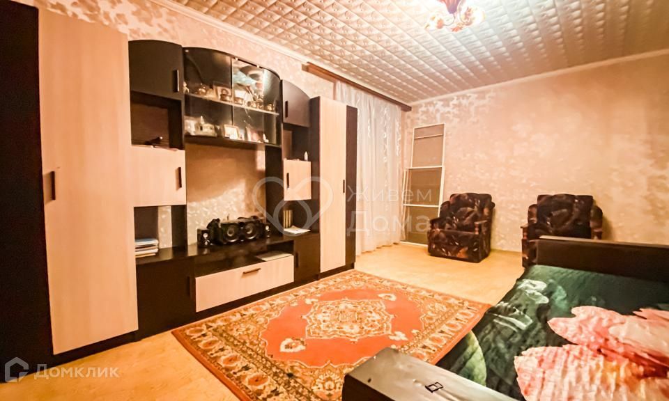 Продаётся 4-комнатная квартира, 69.1 м²