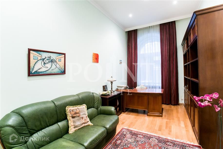 Продаётся 4-комнатная квартира, 151 м²