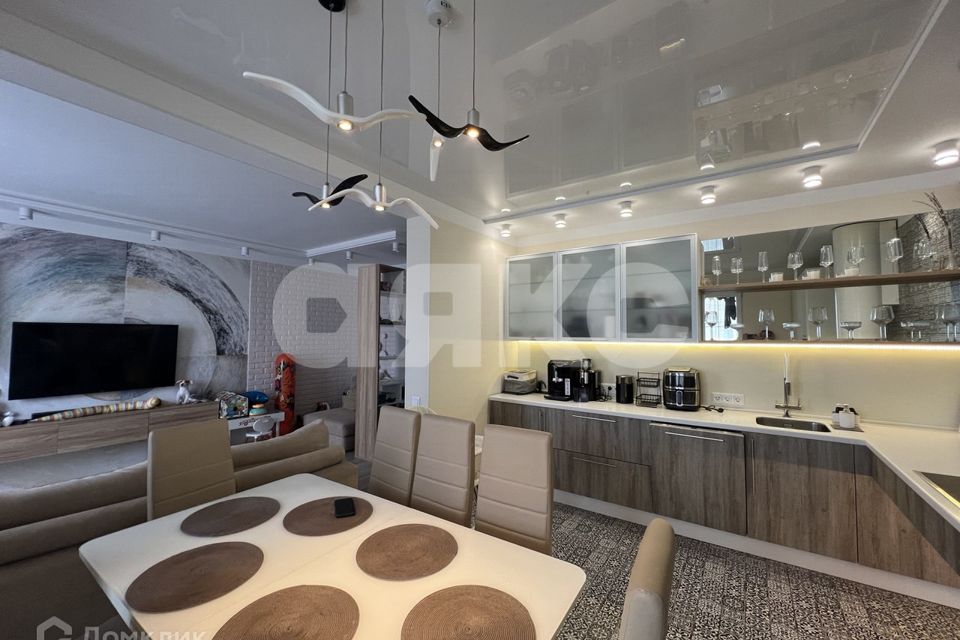Продаётся 2-комнатная квартира, 63.2 м²