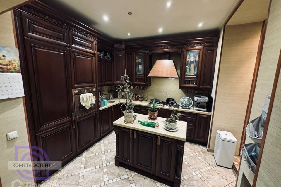 Продаётся 4-комнатная квартира, 103 м²