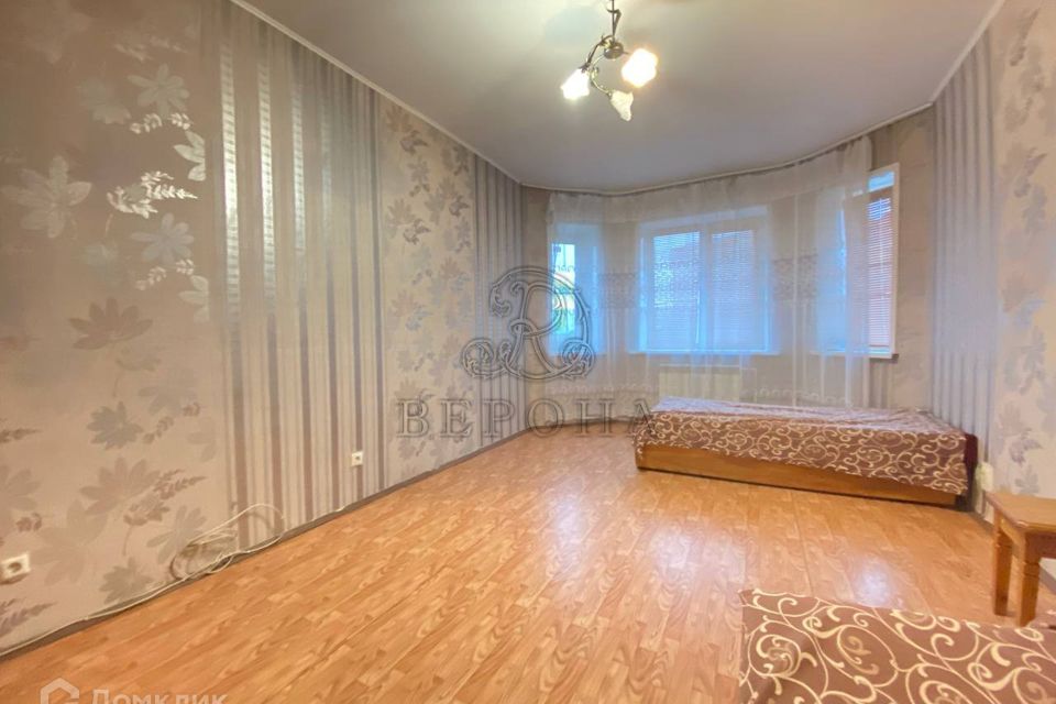 Продаётся 1-комнатная квартира, 42.6 м²